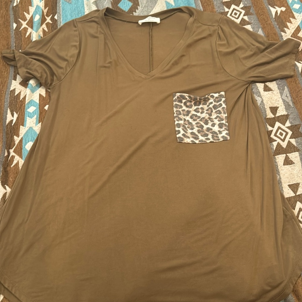 Cheetah pocket tee